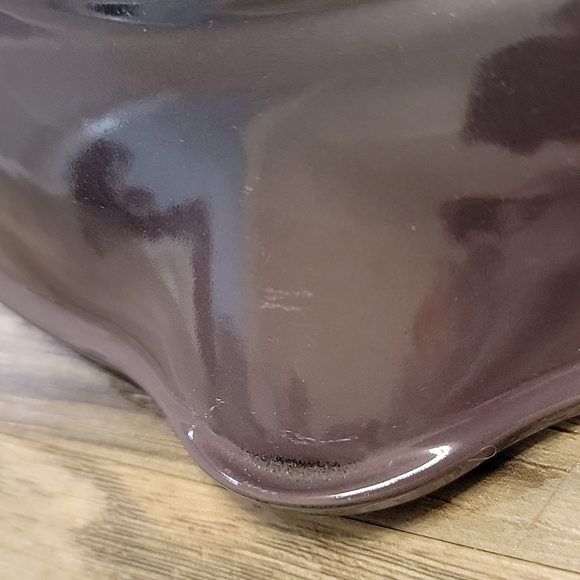 Le Creuset Cassis Cast Iron Round Evolution Skillet - Picture 9 of 13